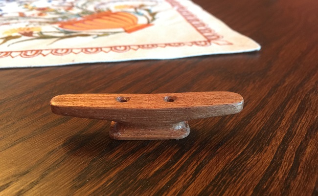 Wooden boat cleat