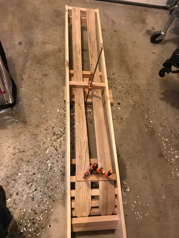 Form for steam bending wooden skis